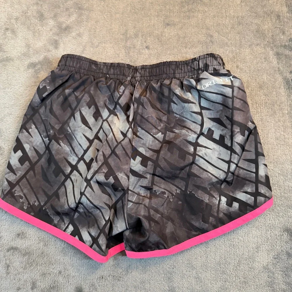 Nike‎ Dri Fit Shorts Girls Medium 5-6 Years Black Gray Pink Geometric Athletic